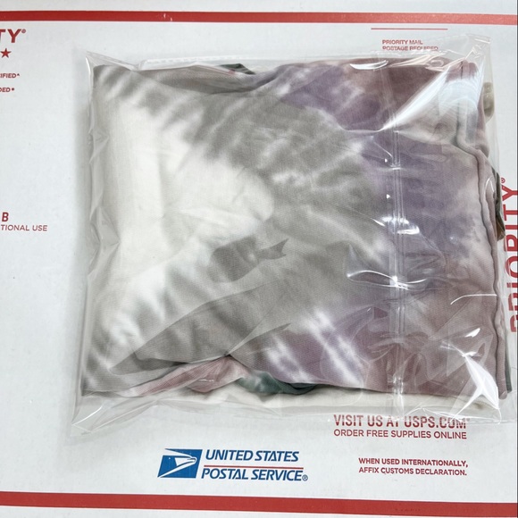 Daydreamer Dusty Rose Tie Dye Long Sleeve Crewneck Crop Top - Picture 10 of 10